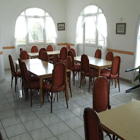 Hotel Aranyhid